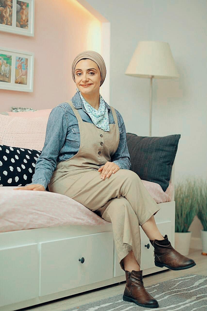 من نحن
